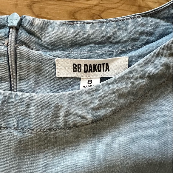 BB Dakota gorgeous Chambray ruffled dress, size 8 - Picture 5 of 6